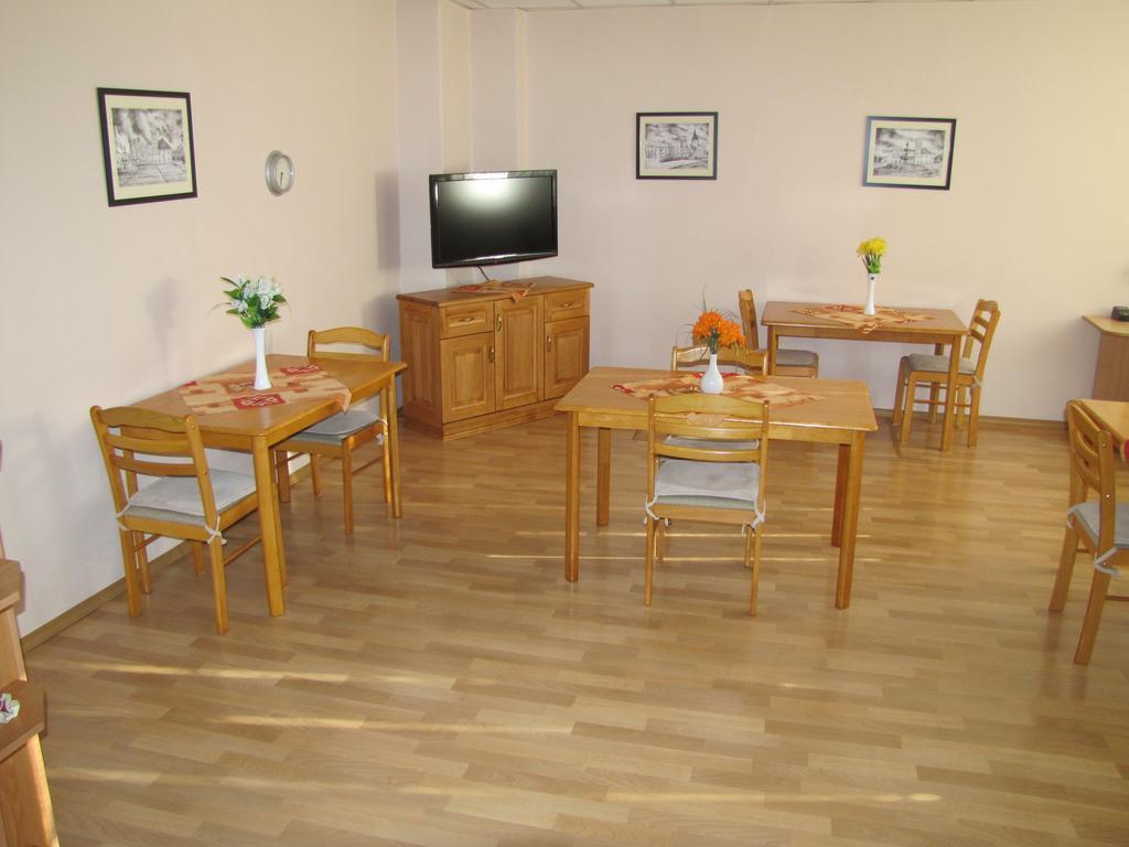 Penzion Aldo Karvina Bagian luar foto