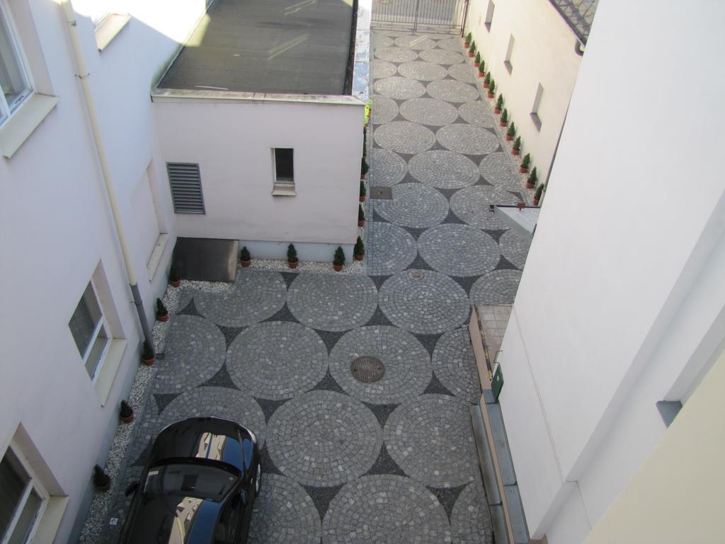 Penzion Aldo Karvina Bagian luar foto
