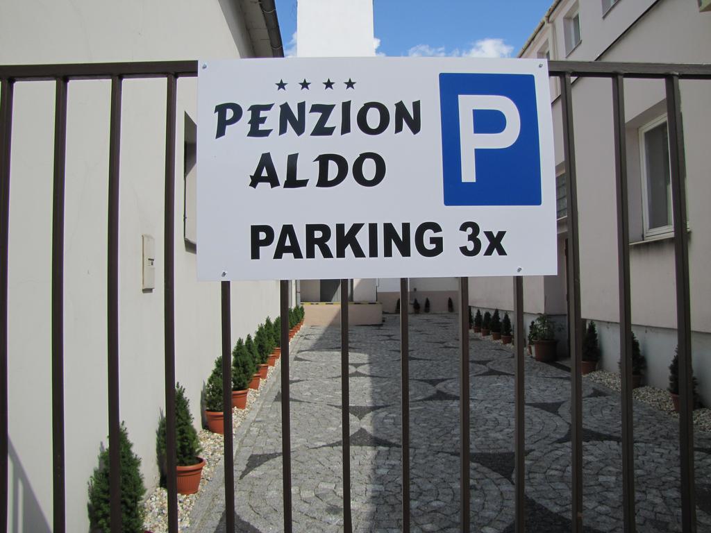 Penzion Aldo Karvina Bagian luar foto