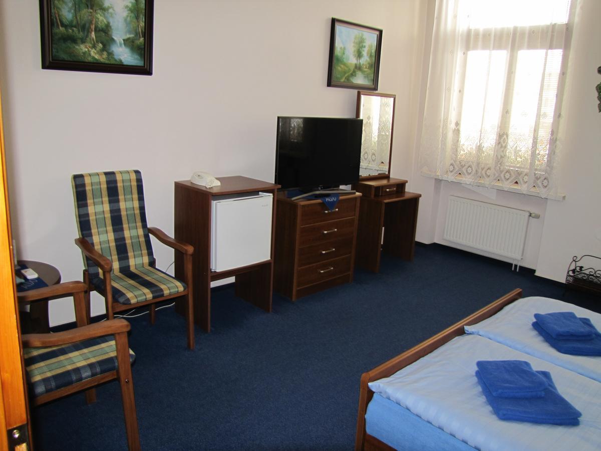 Penzion Aldo Karvina Bagian luar foto
